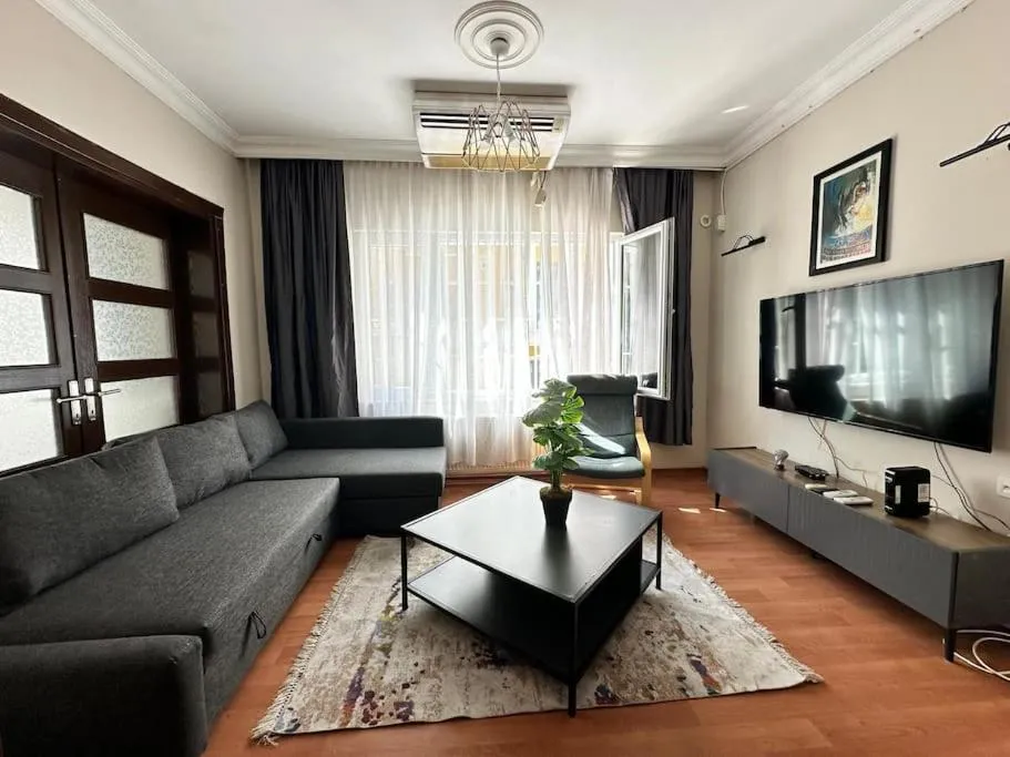 Image 2 of New Comfy Flat, 4BR, 4ACs, Taksim