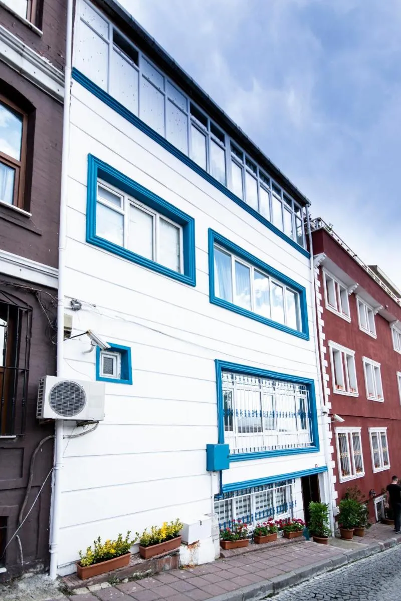 Image 3 of White Pearl Apart