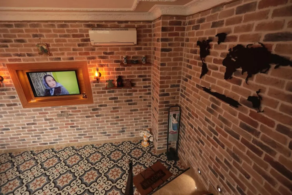 Image 5 of White Pearl Apart