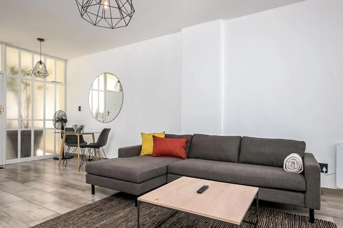 Image 1 of 116 Illovo Mews Studio