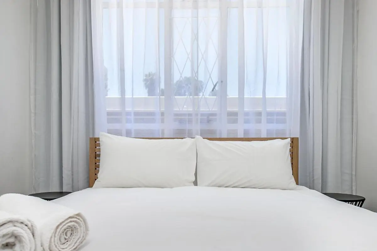 Image 4 of 116 Illovo Mews Studio