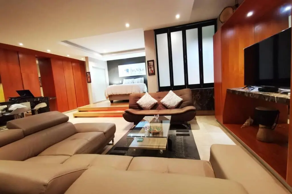 Image 4 of 1507-Amazing views & Unique Joburg CBD Luxury