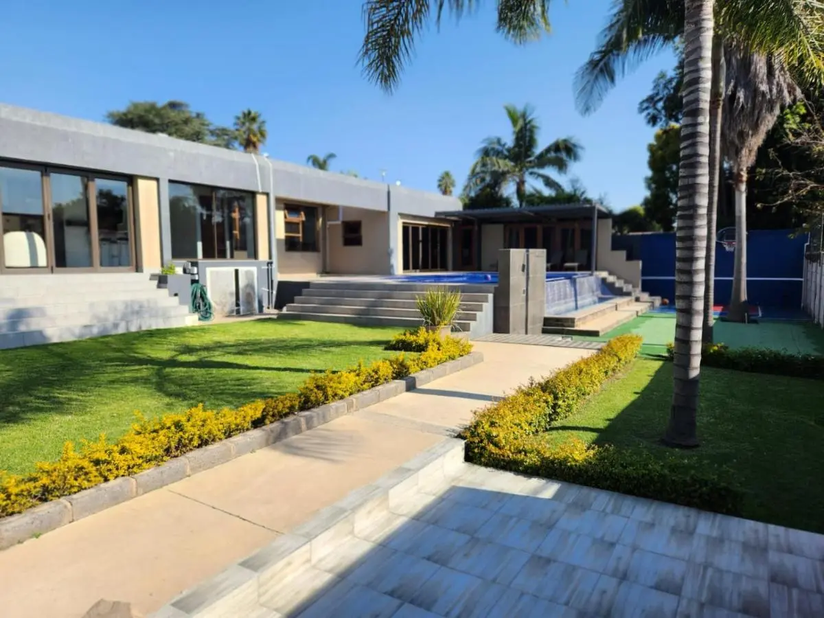 Image 6 of 17 On Buffalo