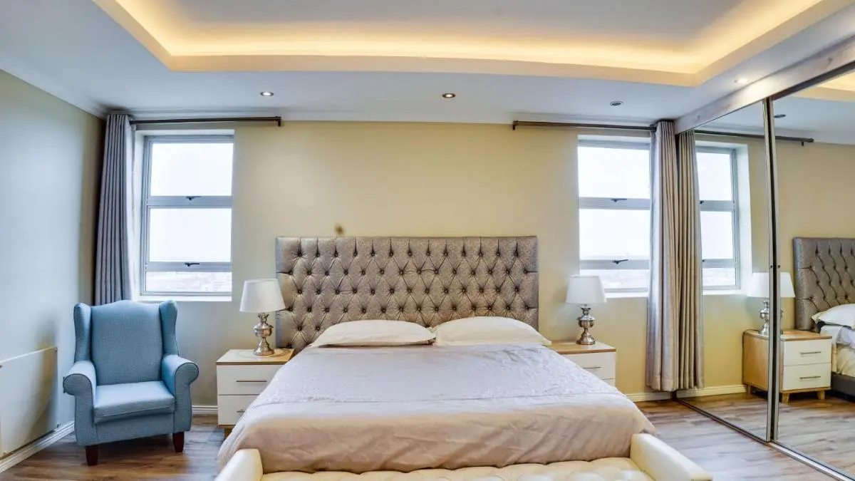 Image 6 of 1804 Franklin 3-Bed Penthouse with Rooftop Jacuzzi