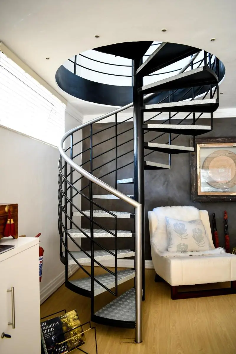 Image 3 of 20 ON WOODLANDS