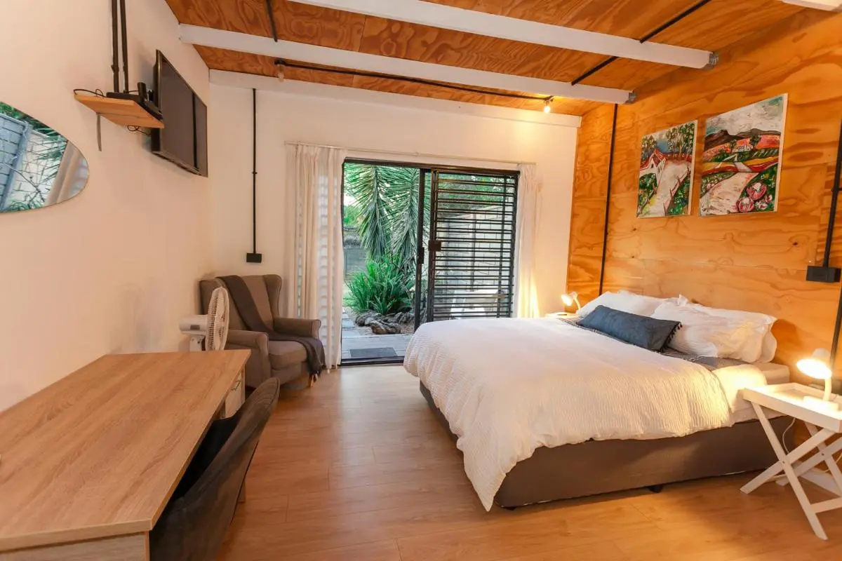 Image 1 of 235 On Surrey