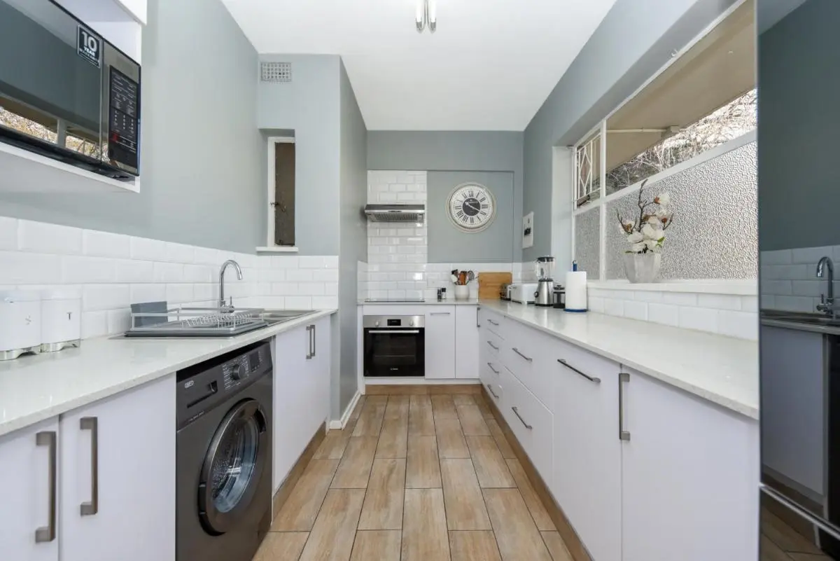 Image 3 of 23 Grenville Gardens