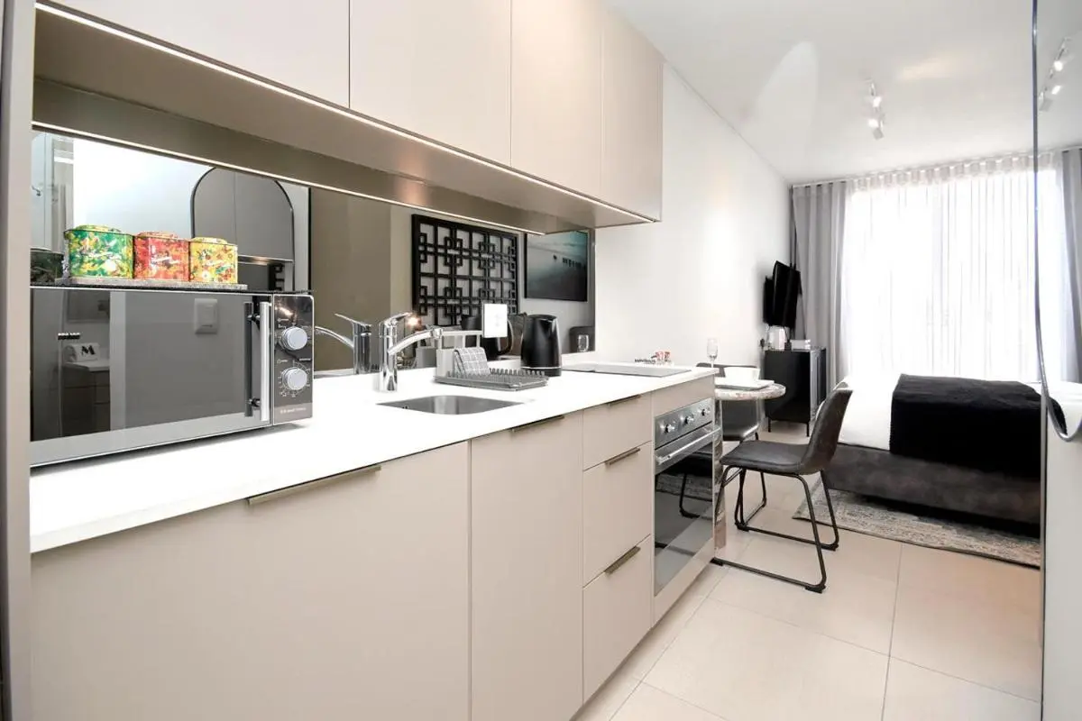 Image 3 of 246 at 1ROSEBANK Executive Apartment