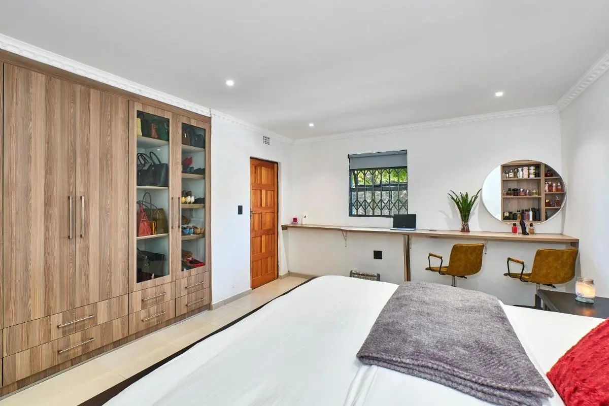 Image 1 of 27 Musilis