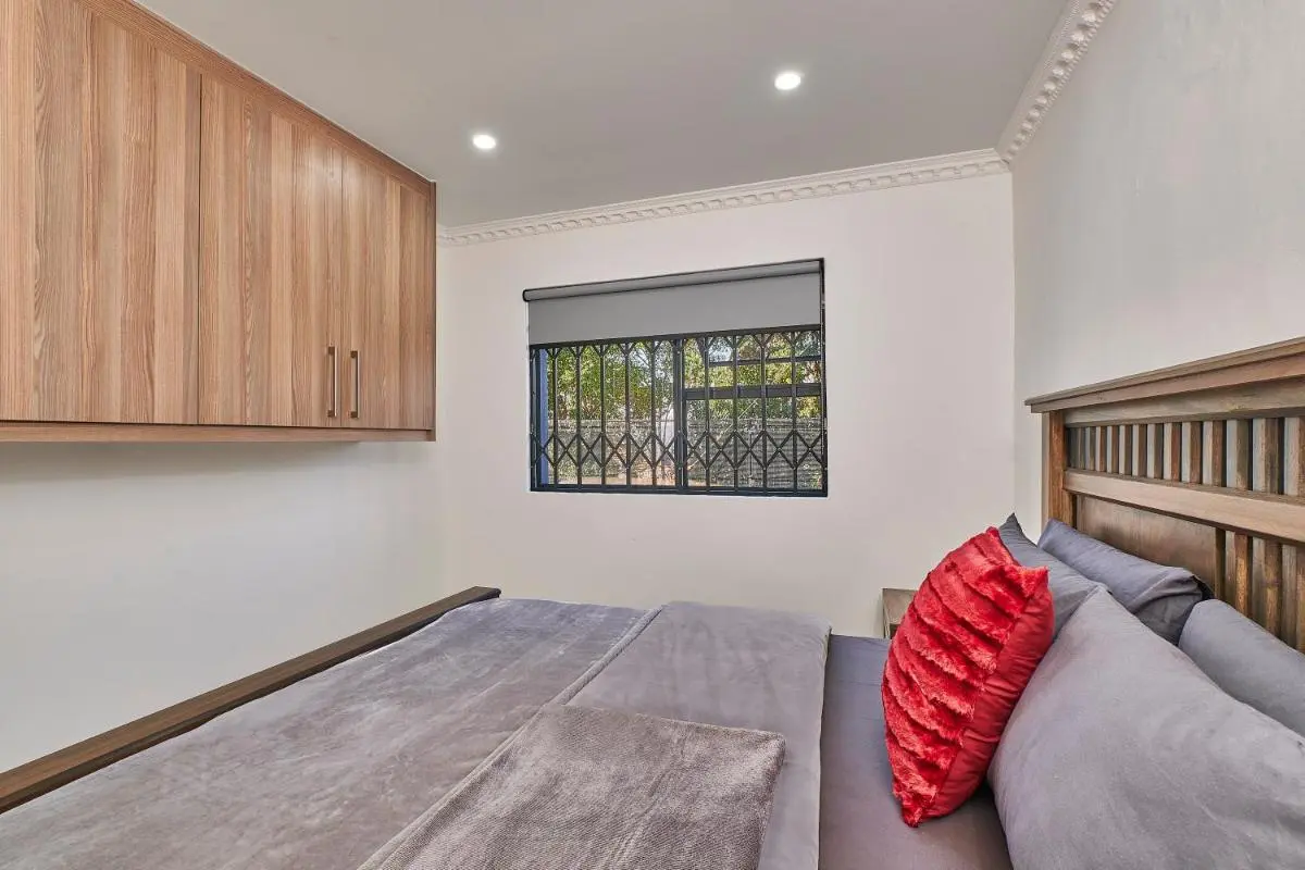 Image 6 of 27 Musilis