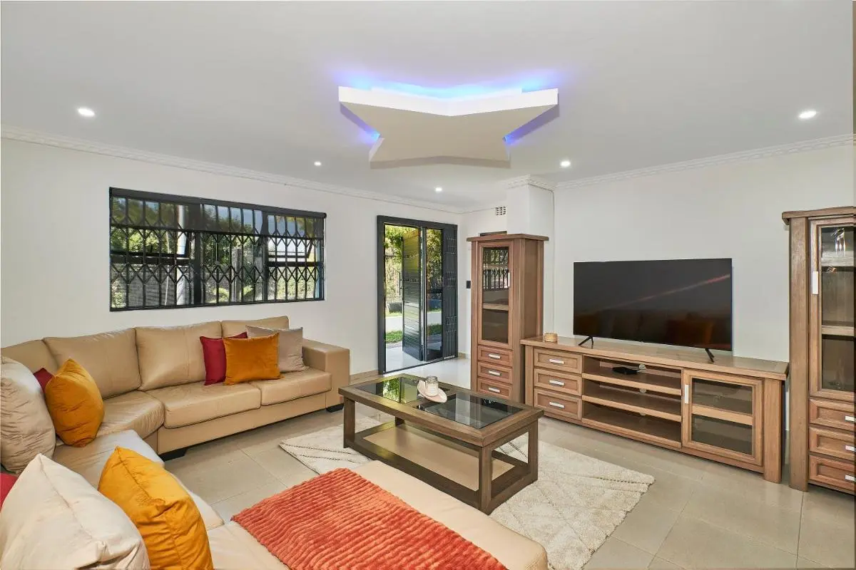 Image 4 of 27 Musilis