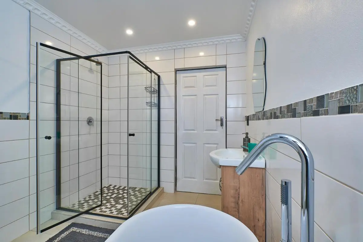 Image 2 of 27 Musilis