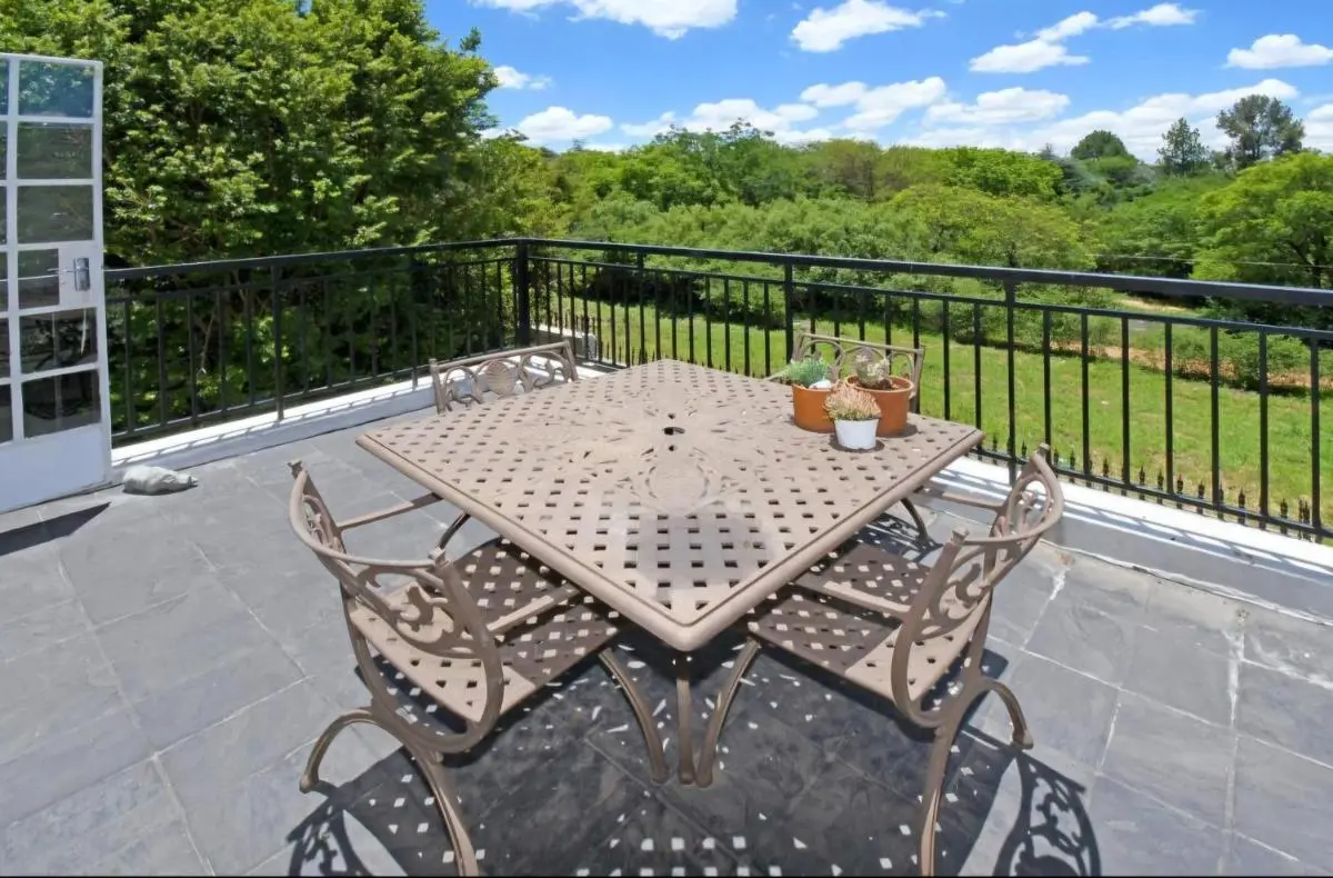 Image 6 of 2 bedroom apartment in Sandton city