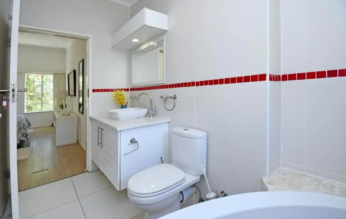 Image 2 of 2 bedroom apartment in Sandton city