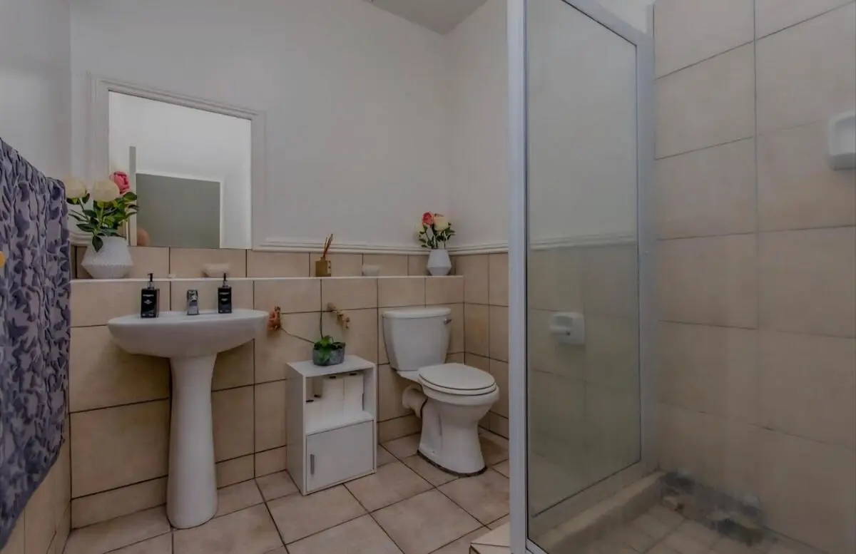 Image 2 of 2bed in sandton city