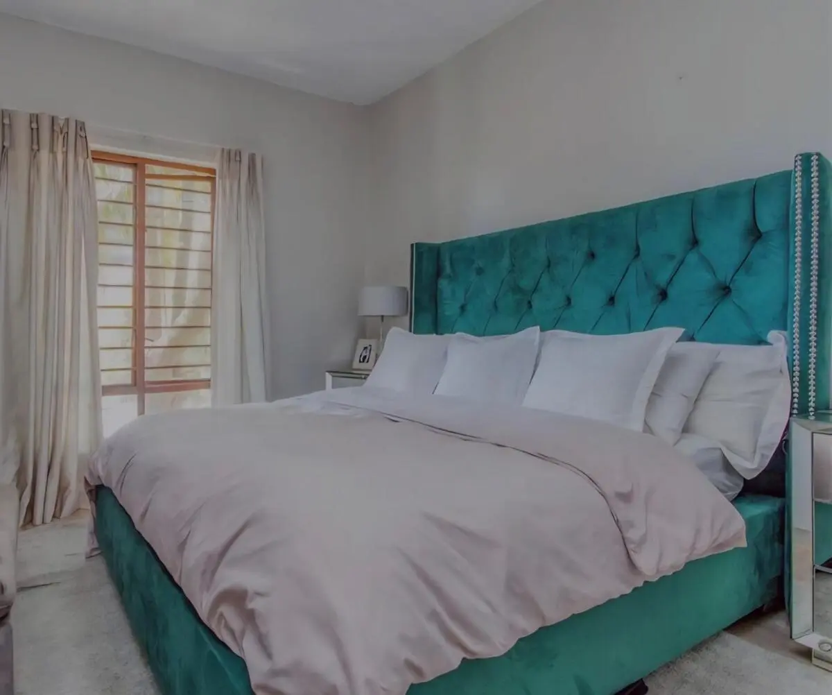 Image 5 of 2bed in sandton city