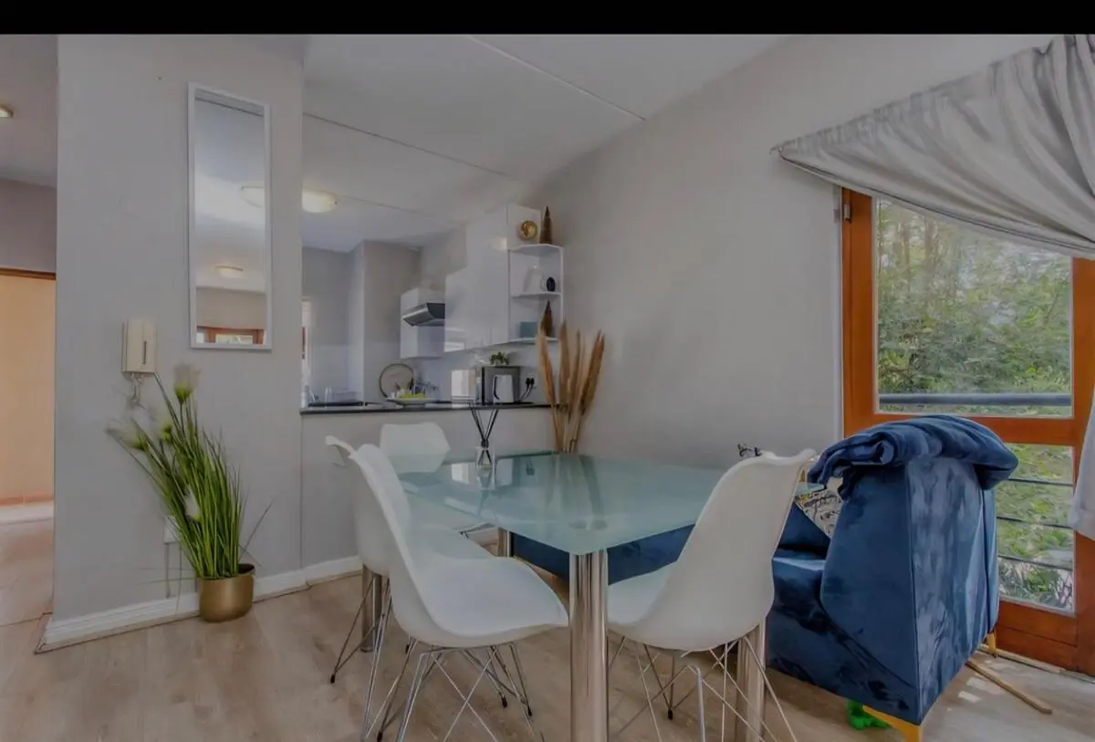 Image 3 of 2bed in sandton city