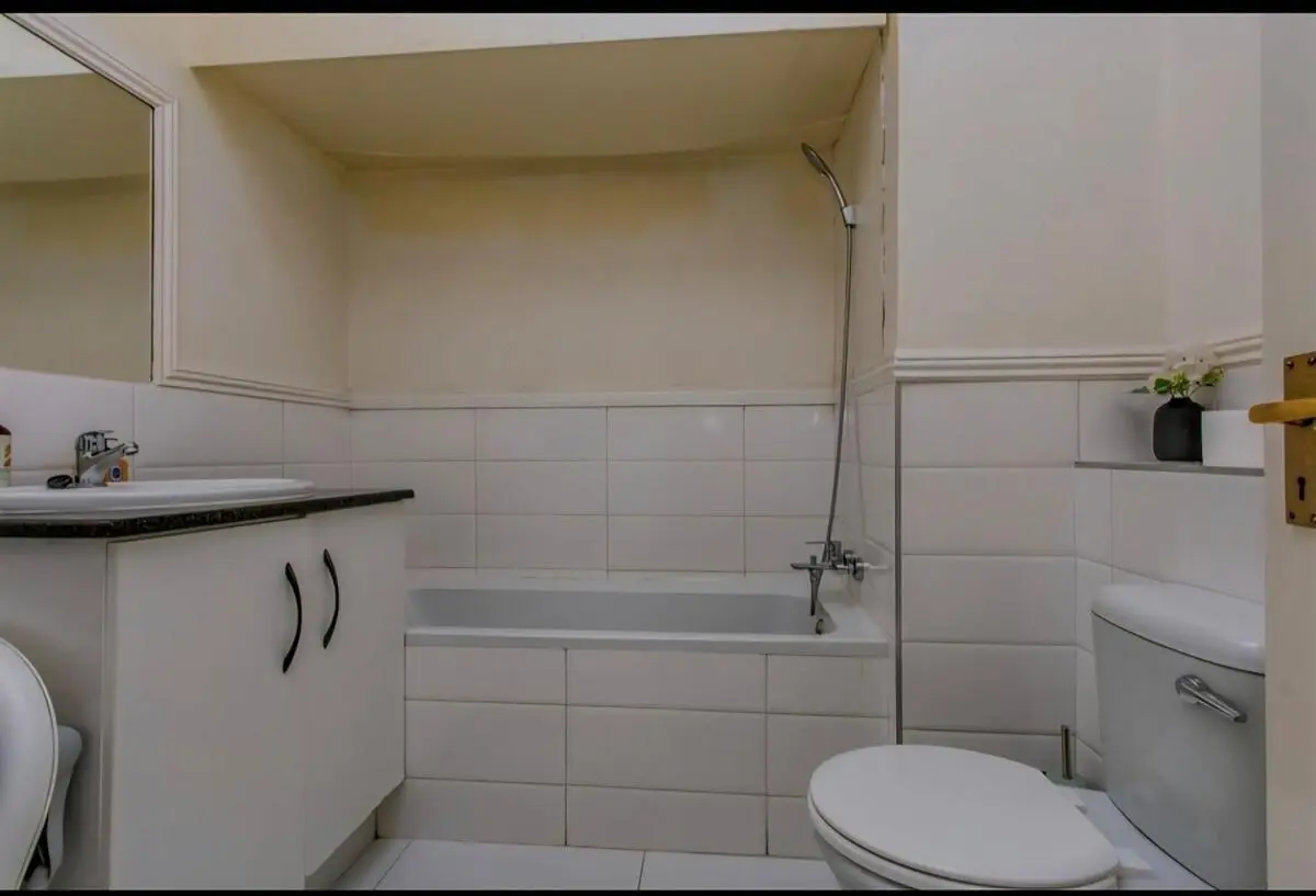 Image 6 of 2bed in sandton city