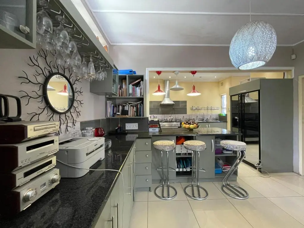 Image 2 of 3-Bedroom Oasis with Pool