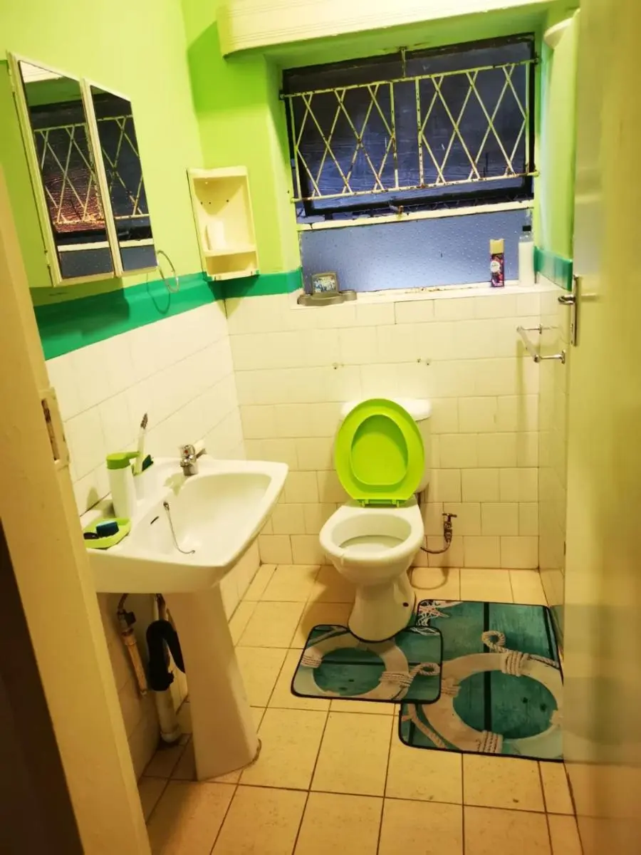 Image 3 of 3-Bedroom Oasis with Pool