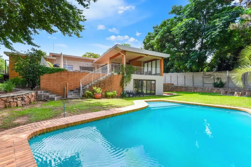 Image of 4 Bedroom – Family Home – Tennis Court – Pool