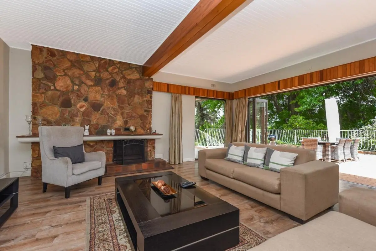 Image 2 of 4 Bedroom – Family Home – Tennis Court – Pool