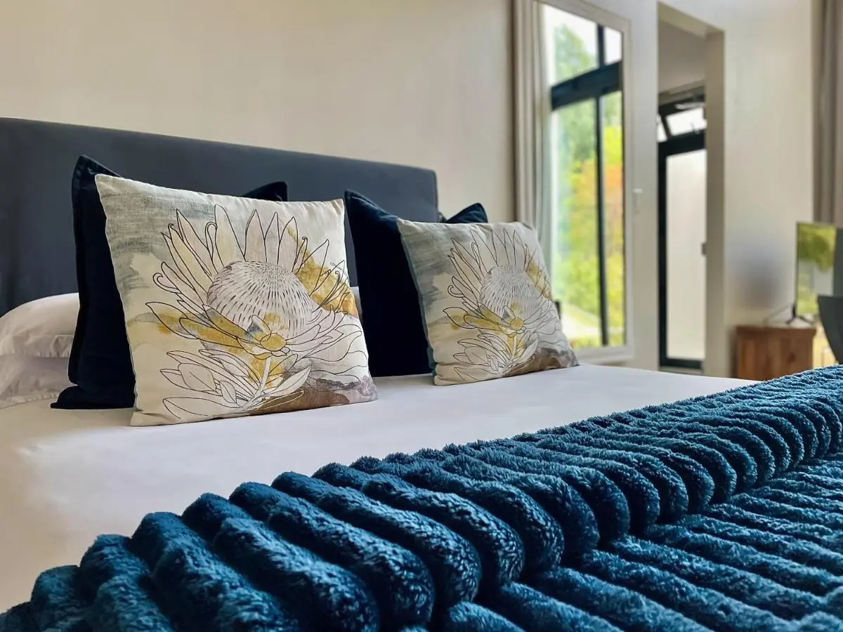 Image 2 of 4 Lulworth