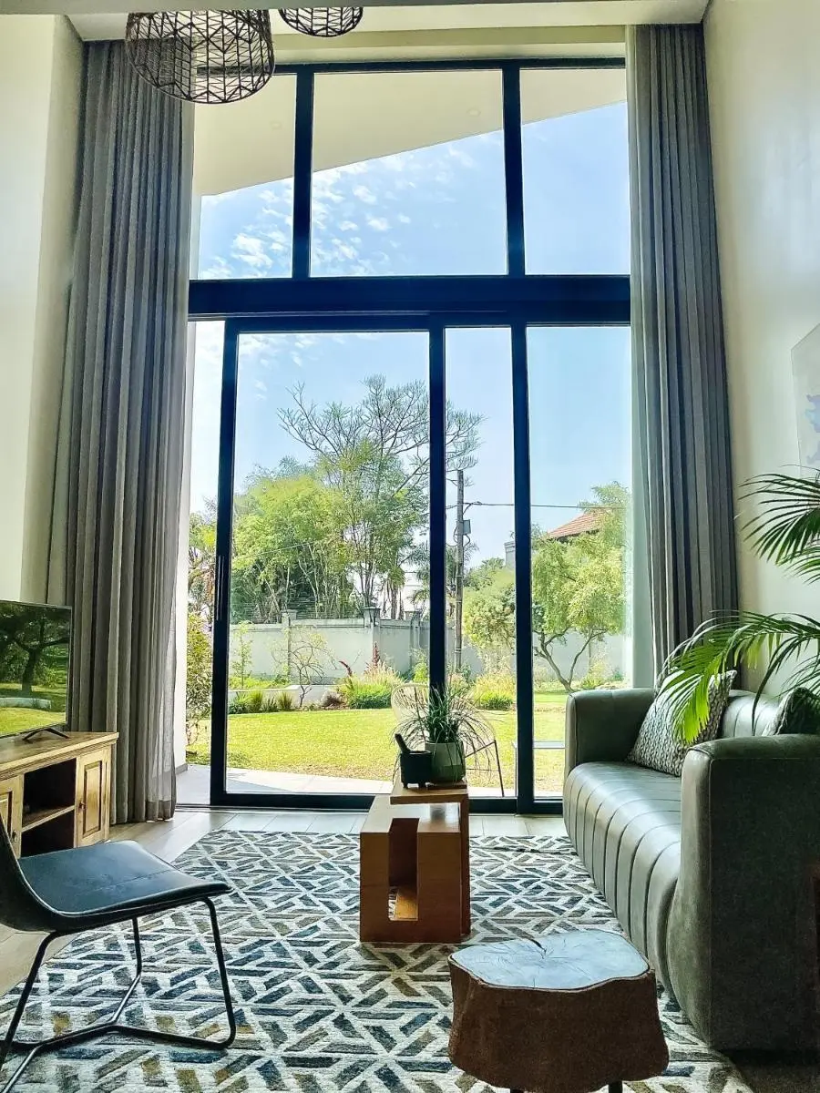 Image 3 of 4 Lulworth