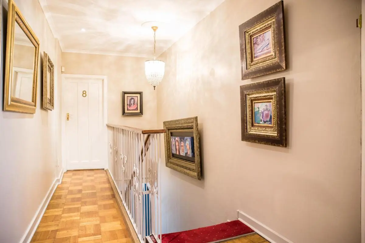 Image 5 of 5th Avenue Gooseberry Guest House