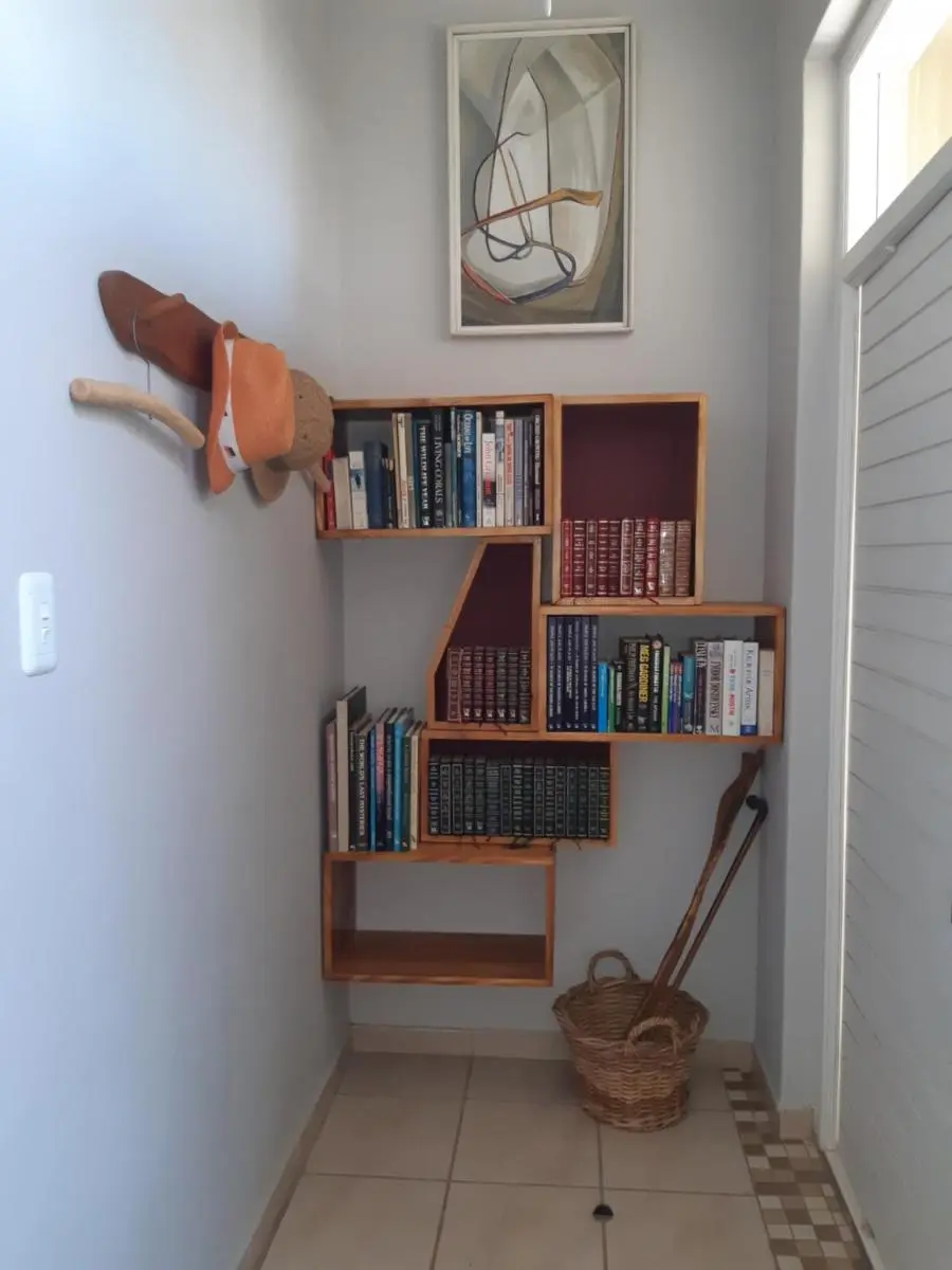 Image 4 of 6 Olives on Third