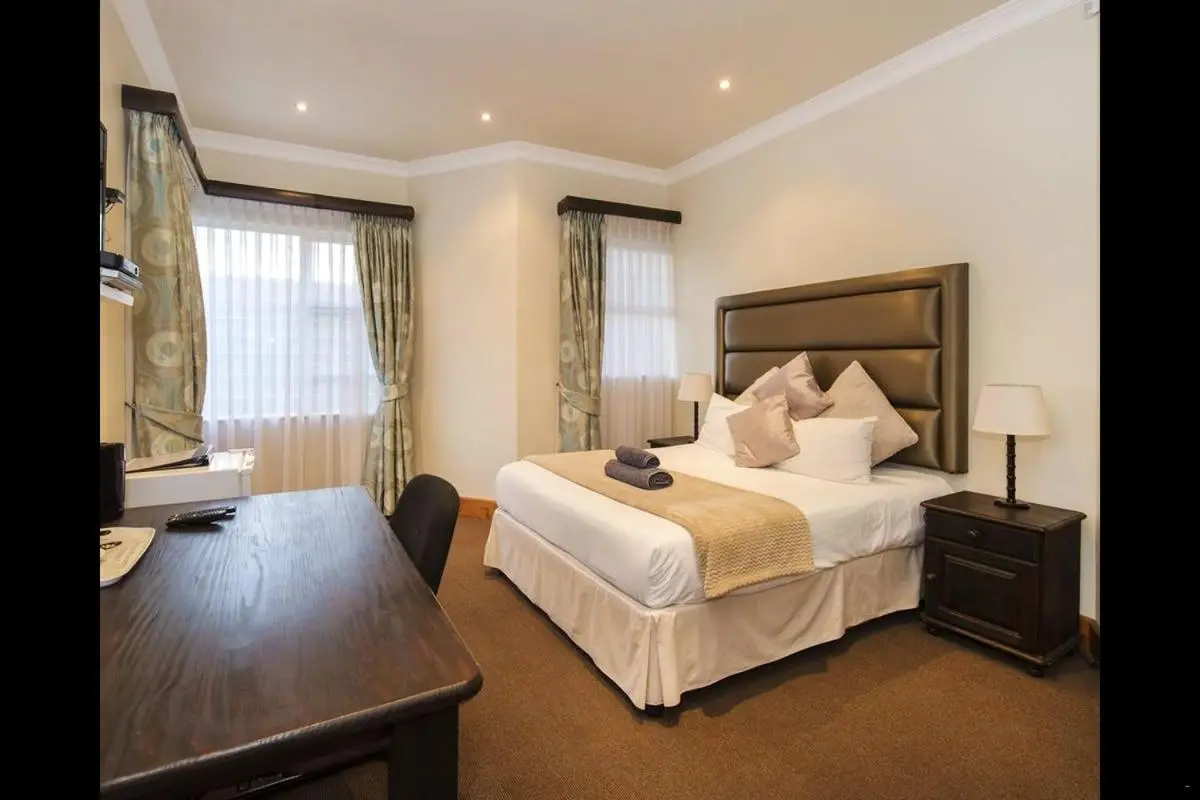 Image 1 of 6 On Acacia