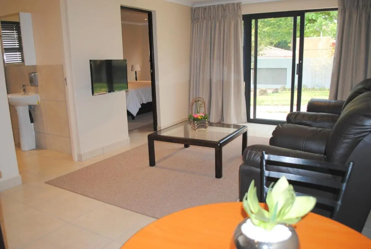 Image 5 of 6 on Morris Guest Lodge