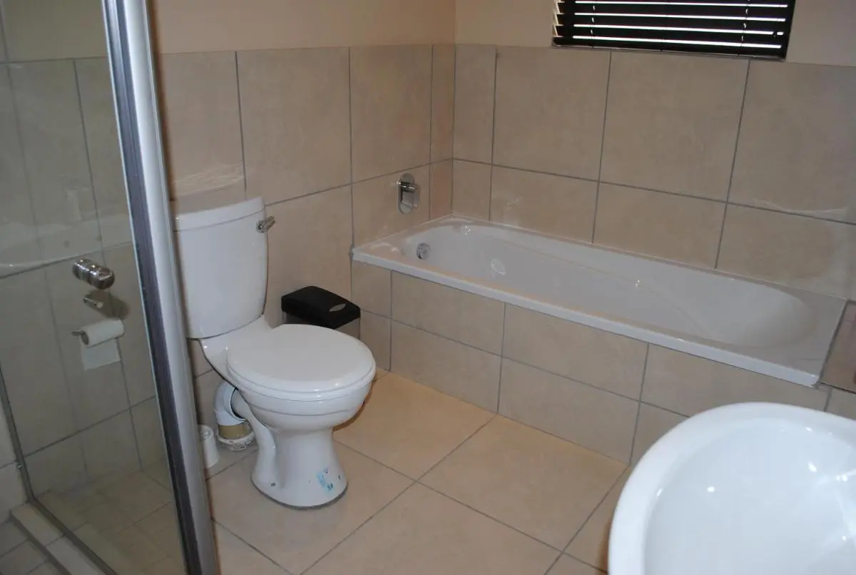 Image 2 of 6 on Morris Guest Lodge