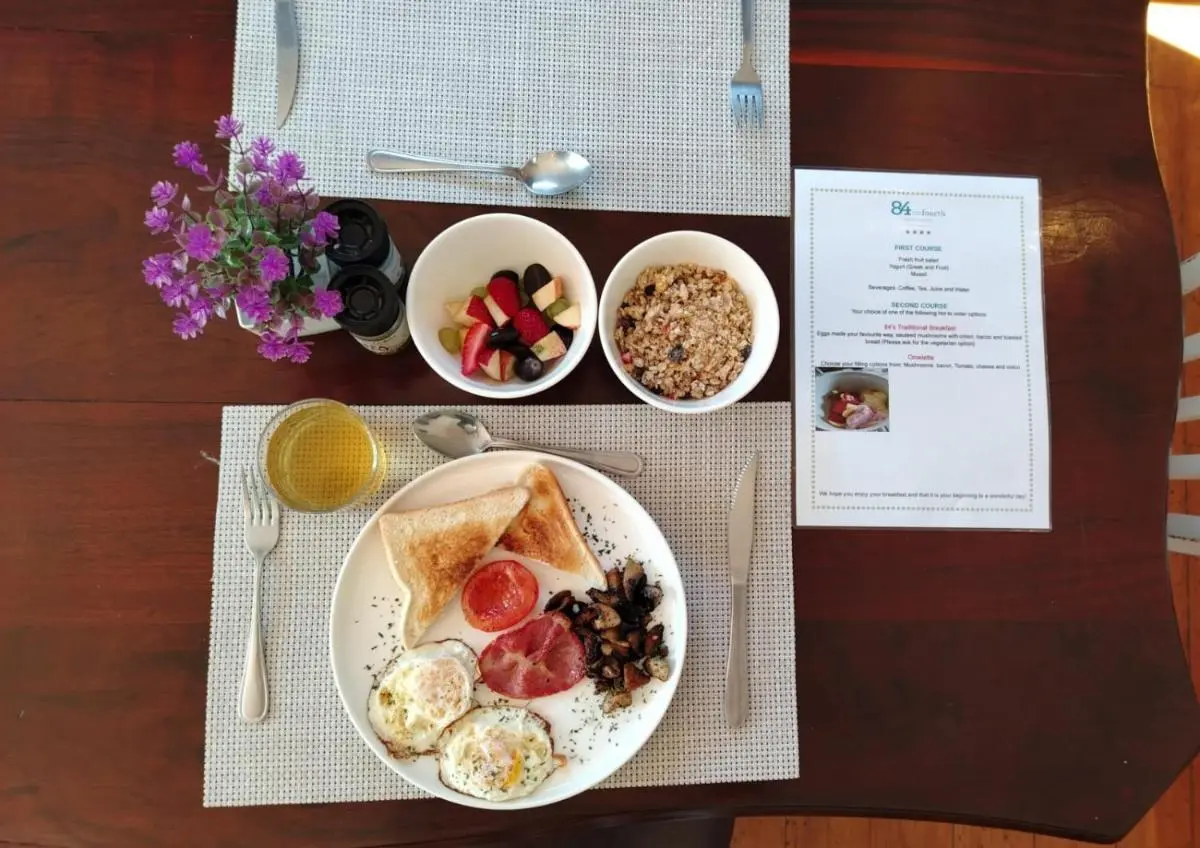 Image 4 of 84 on Fourth Guest House