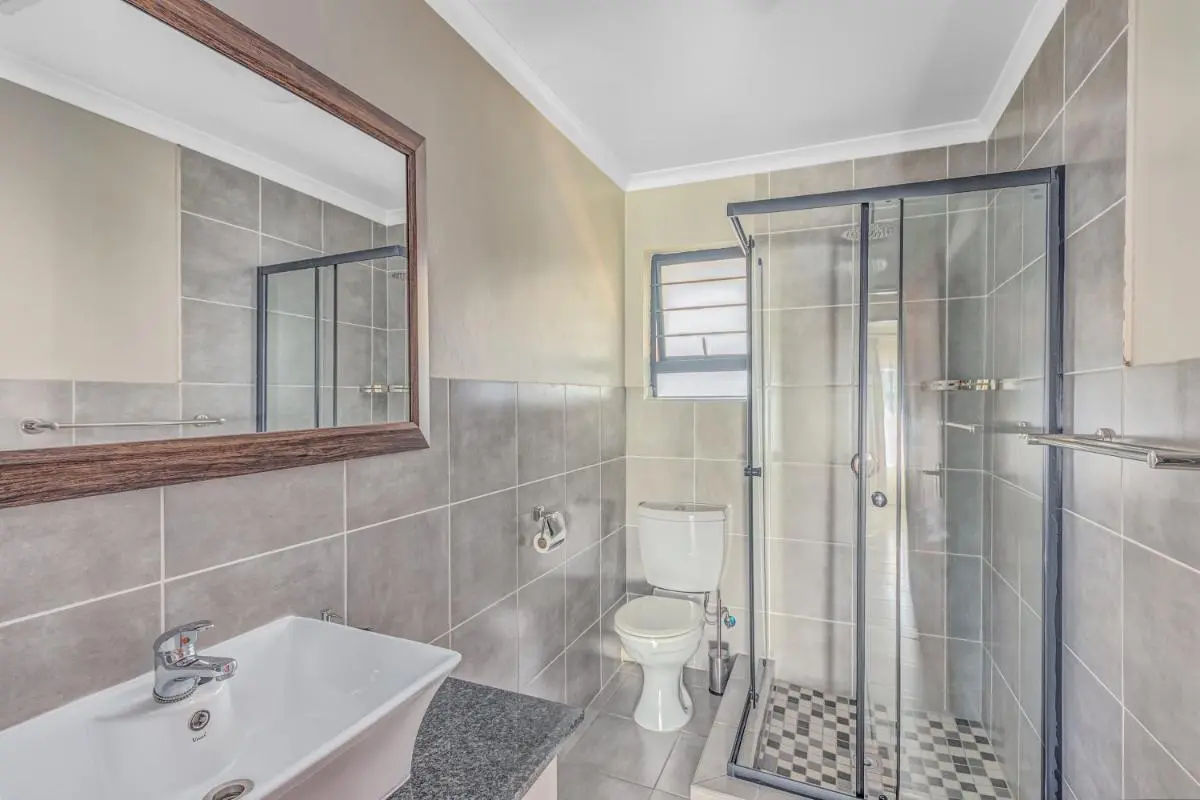 Image 5 of Airville Luxury Apartments, 7min Drive to Cresta Mall