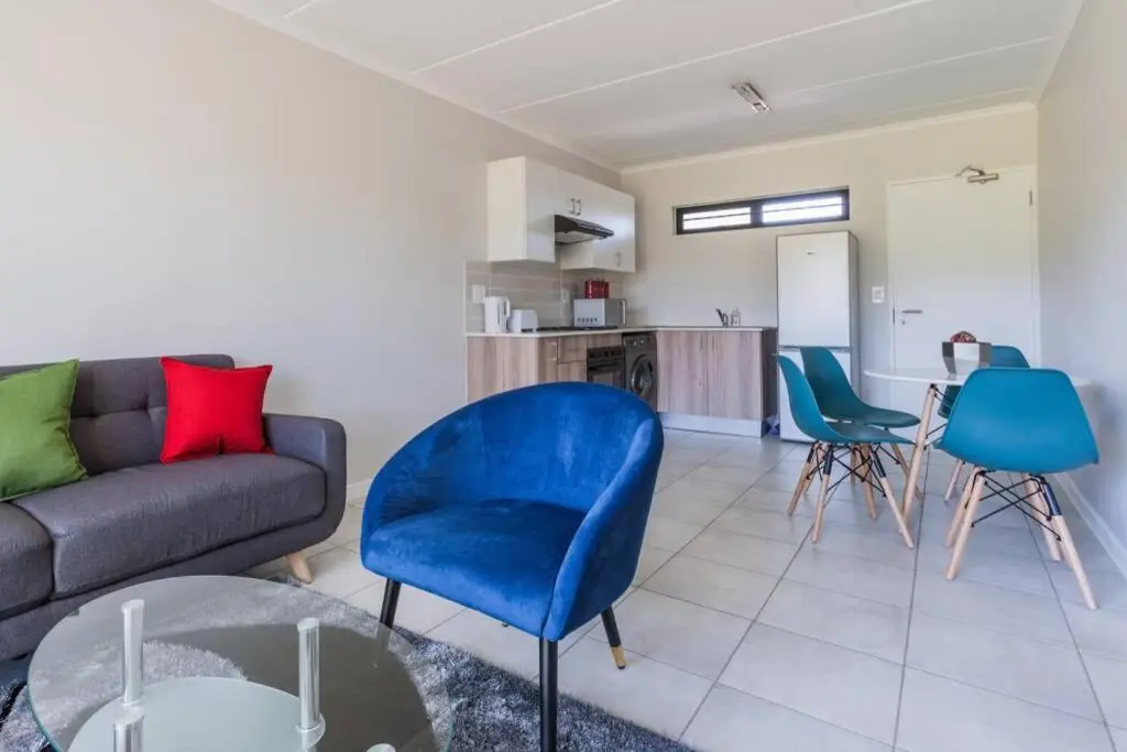 Image 4 of Alimama Spaces: The Green Park Haven 1