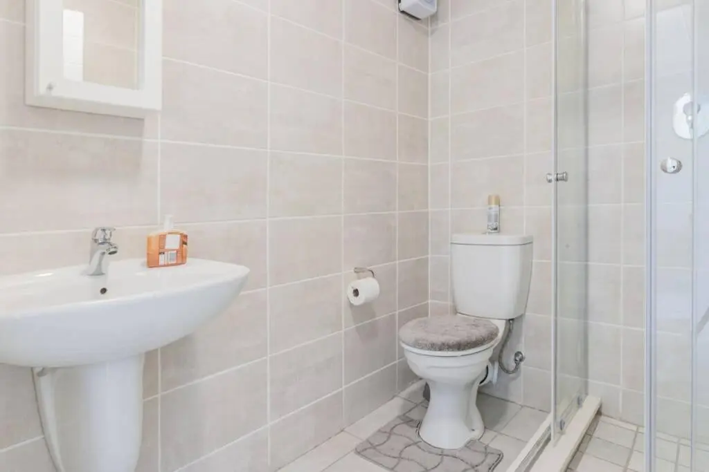 Image 2 of Alimama Spaces: The Green Park Haven 1