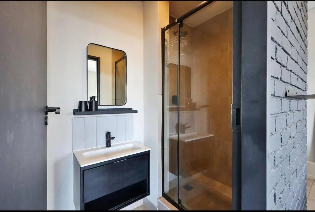 Image 2 of Apartment 4023-stunning views in Sandton