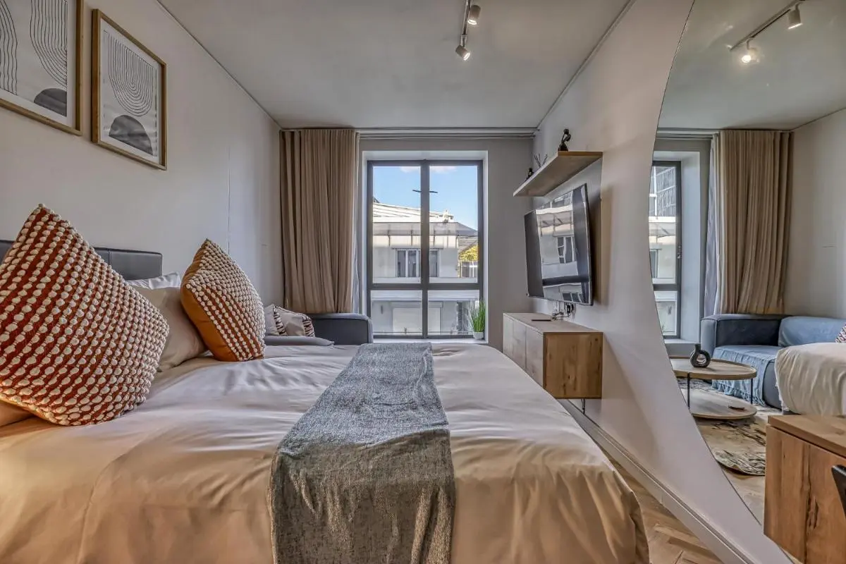 Image 1 of Apex Rosebank Retreat