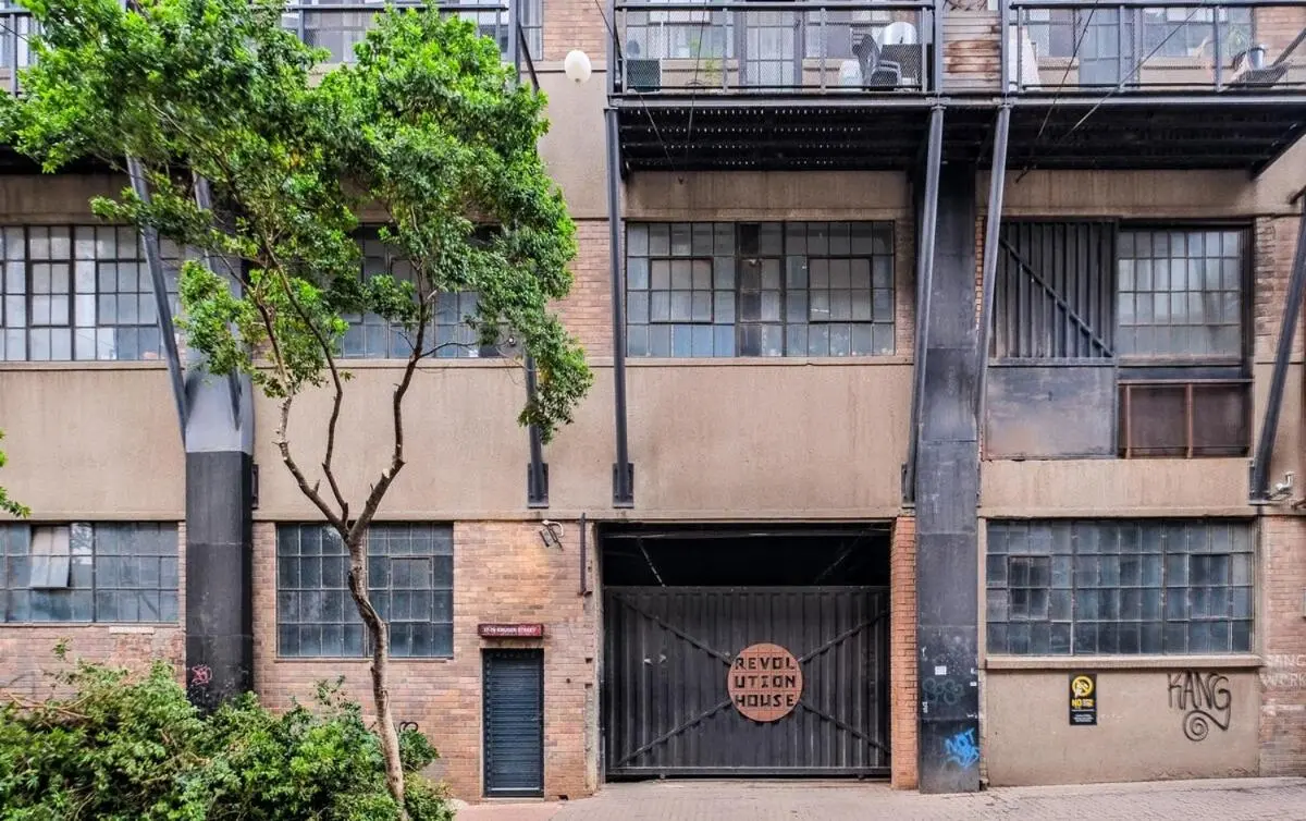 Image 5 of Artsy City Studio Apartment