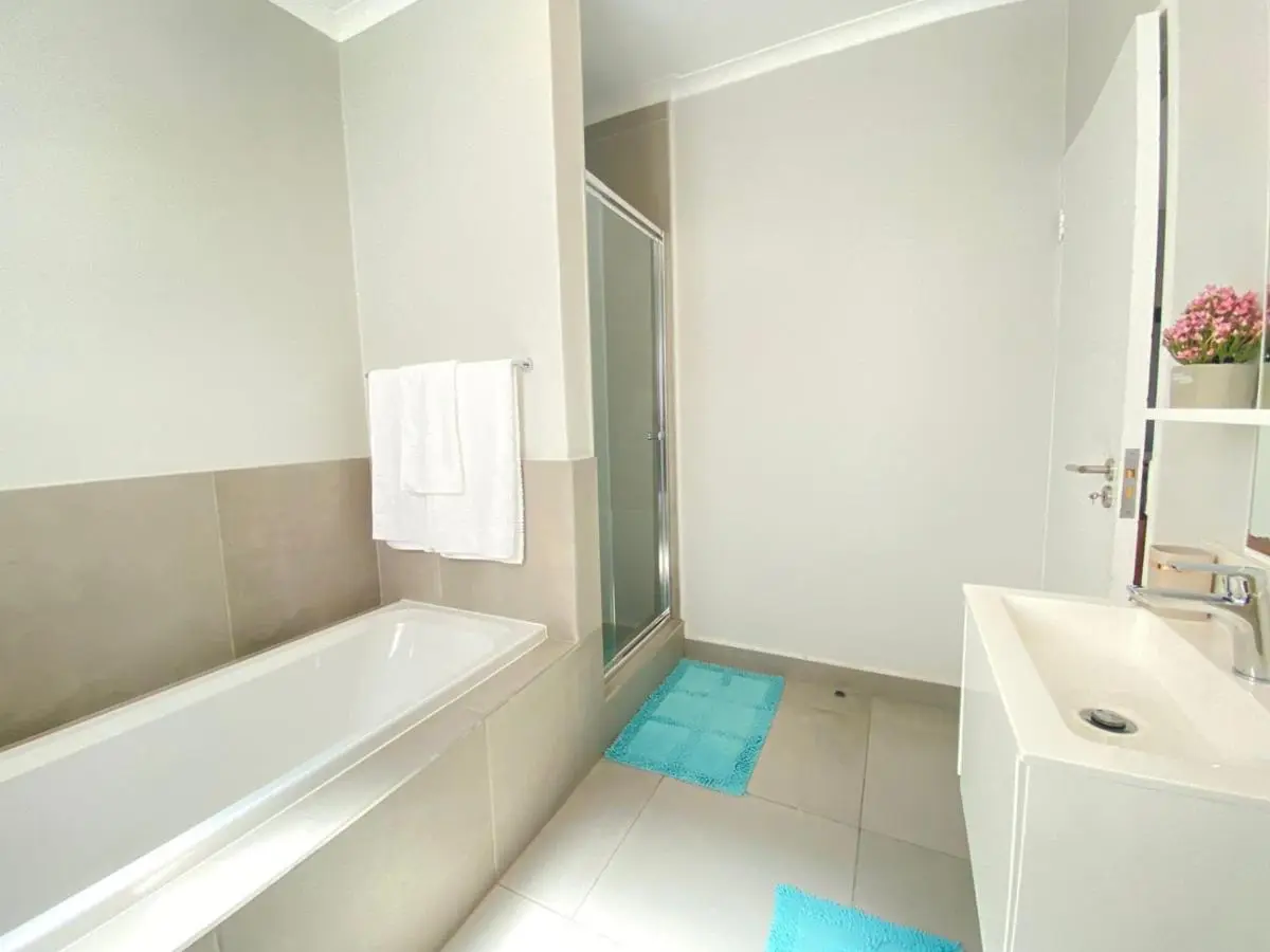 Image 2 of Beautiful 2 bed, 2 baths apartment