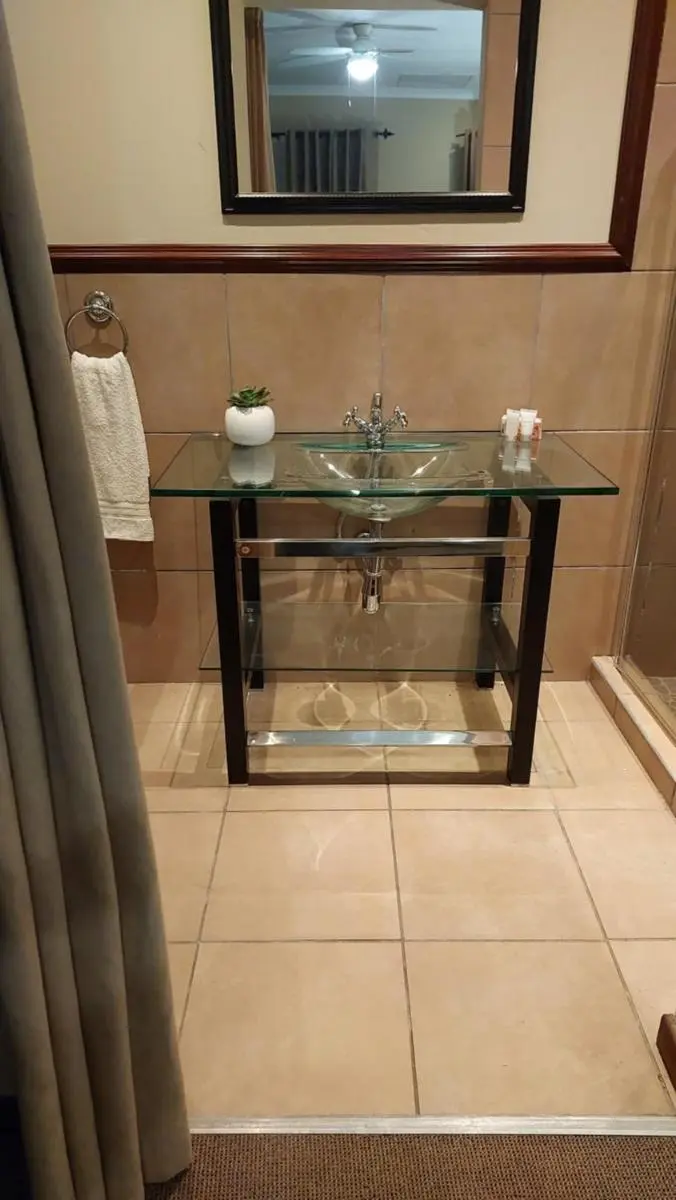 Image 1 of Bougain’Villas