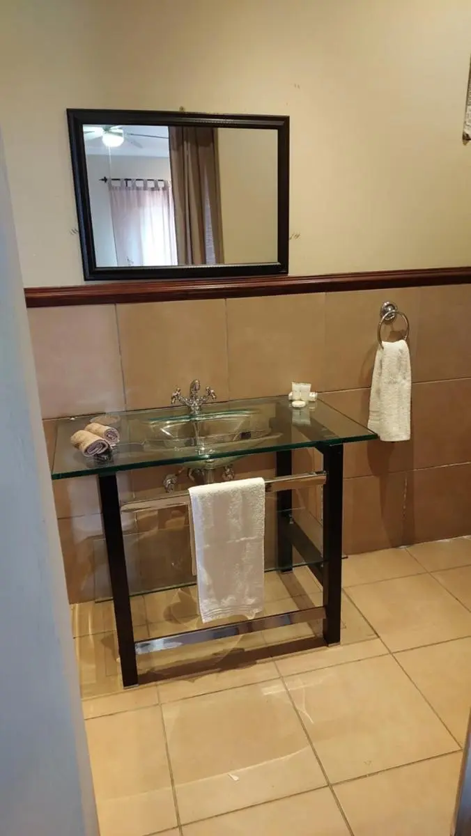 Image 2 of Bougain’Villas