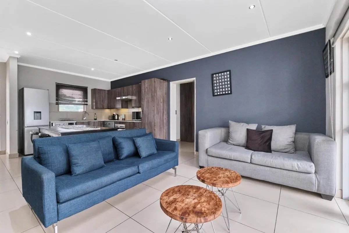 Image 4 of Central Sandton 2 Bed Apartment with WiFi , Gym and Pool