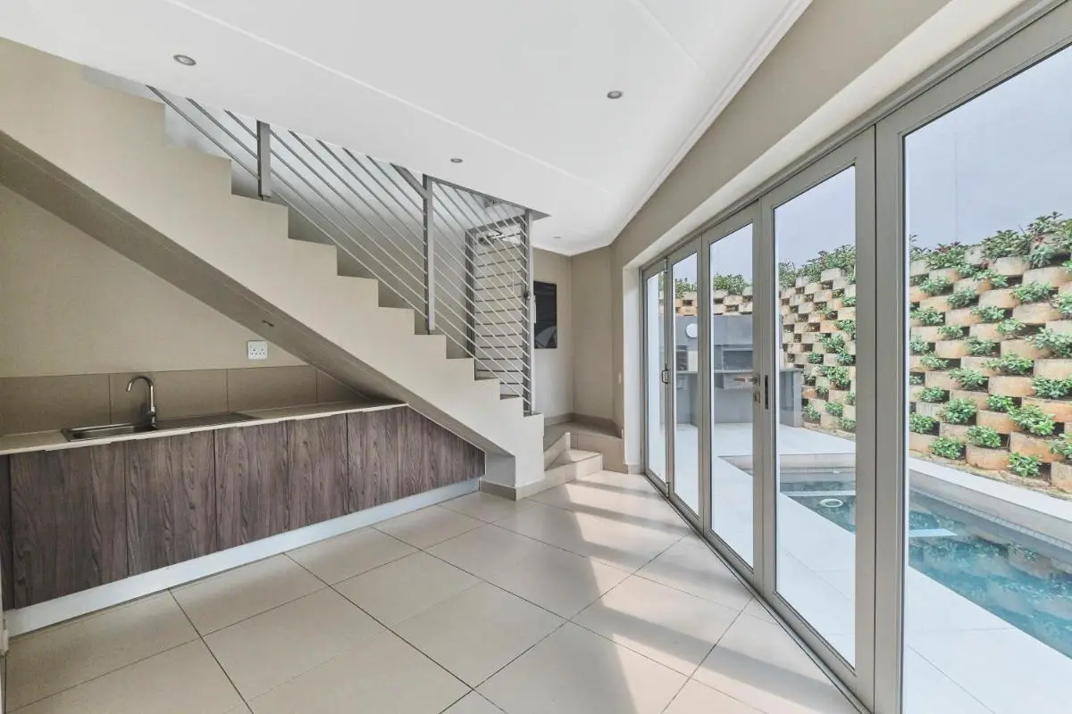 Image 3 of Central Sandton 2 Bed Apartment with WiFi , Gym and Pool