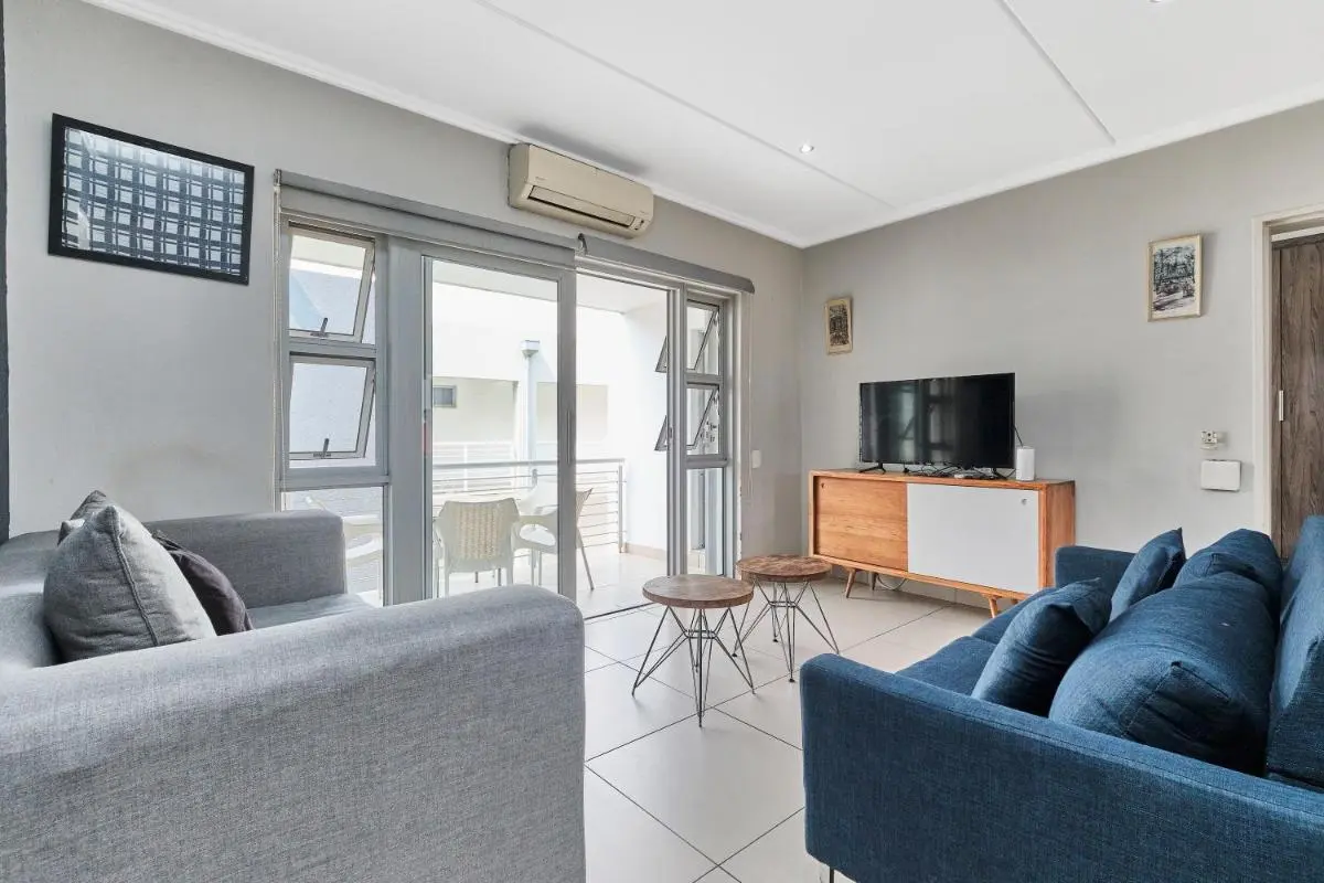 Image 5 of Central Sandton 2 Bed Apartment with WiFi , Gym and Pool