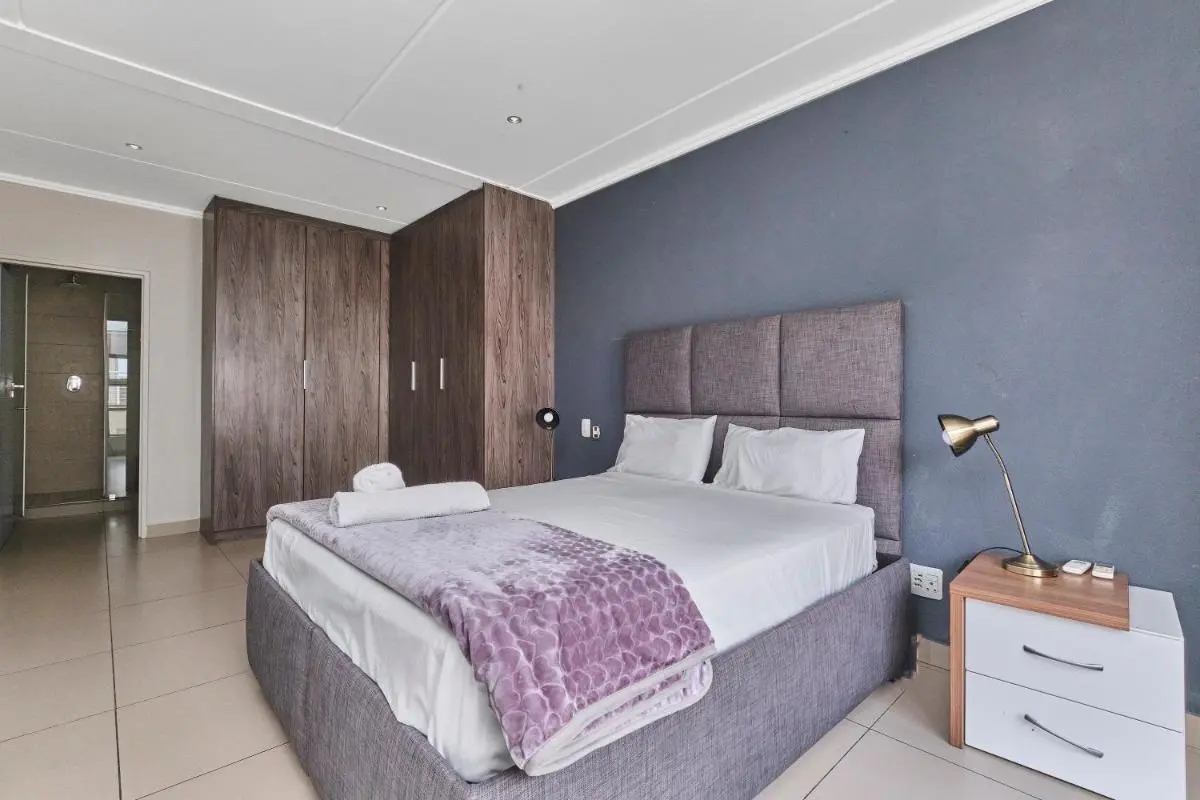 Image 1 of Central Sandton 2 Bed Apartment with WiFi , Gym and Pool