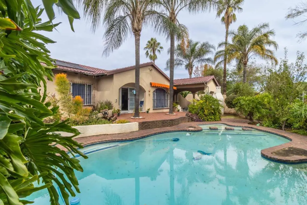 Image 3 of Charming 2-Bedroom in Joburg