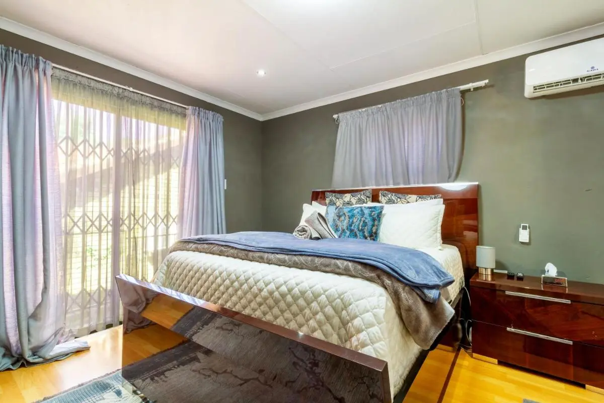 Image 1 of Cheerful Cottage