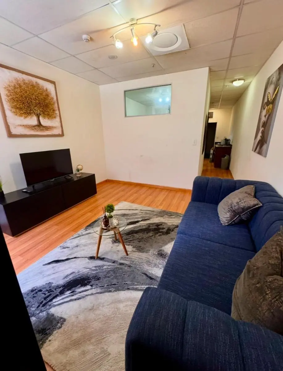 Image 4 of Colosseum Apartments